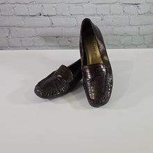 Load image into Gallery viewer, Anne Klein iFlex Loafers Size 9