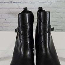 Load image into Gallery viewer, Dominique Nicole Size 12 Black Leather Booties
