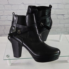 Load image into Gallery viewer, Dominique Nicole Size 12 Black Leather Booties
