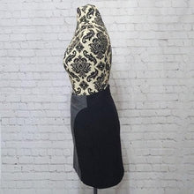 Load image into Gallery viewer, Anne Klein Size 4 Mix Print Pencil Skirt-
