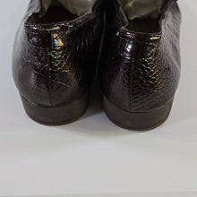 Load image into Gallery viewer, Anne Klein iFlex Loafers Size 9
