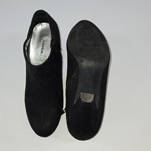 Load image into Gallery viewer, XٜᐧAppeal Size 8 Jacy Black Suede Bootie
