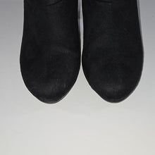 Load image into Gallery viewer, XٜᐧAppeal Size 8 Jacy Black Suede Bootie

