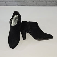 Load image into Gallery viewer, XٜᐧAppeal Size 8 Jacy Black Suede Bootie
