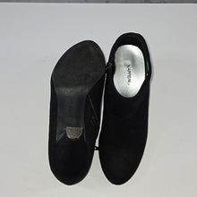 Load image into Gallery viewer, XٜᐧAppeal Size 8 Jacy Black Suede Bootie
