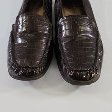 Load image into Gallery viewer, Anne Klein iFlex Loafers Size 9
