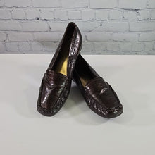 Load image into Gallery viewer, Anne Klein iFlex Loafers Size 9
