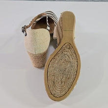 Load image into Gallery viewer, White Mountain Striped Espadrille Wedge in Size 7 ½
