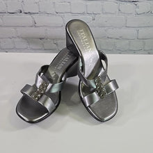 Load image into Gallery viewer, Italian Shoemakers Size 7 ½ Gray Wedge Sandals

