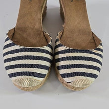 Load image into Gallery viewer, White Mountain Striped Espadrille Wedge in Size 7 ½
