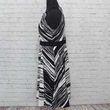 Load image into Gallery viewer, New York and Company Size 6 A-Line Linen Dress
