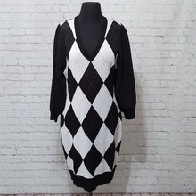 Load image into Gallery viewer, New York and Company Size Large Belted Argyle Tunic Sweater

